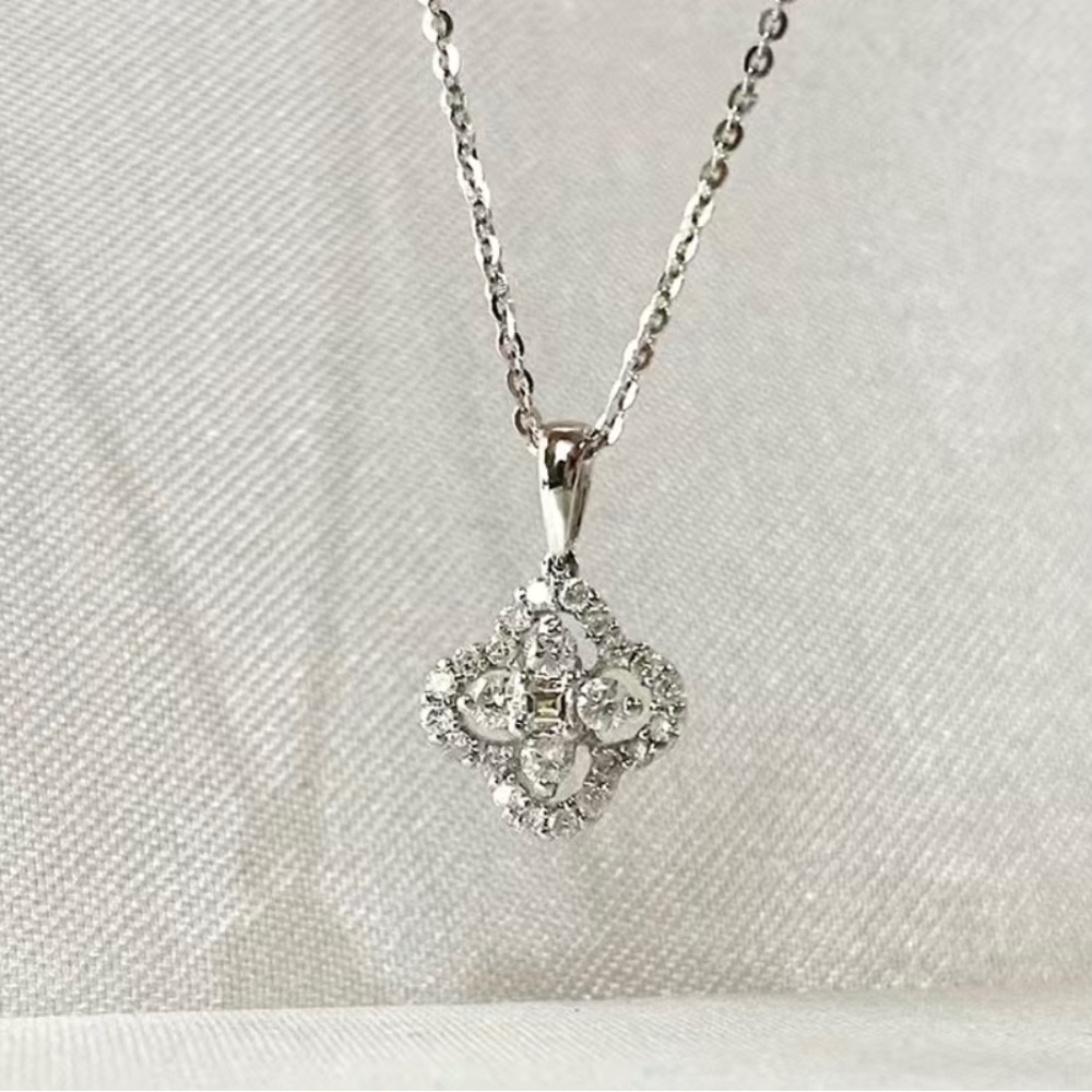 NWT-UNBRANDED FASHION GOLD-TONE SILVER TONE JEWELRY FLOWER NECKLACE NOT 925!! - Picture 5 of 6